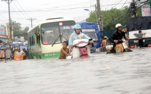 Nguyên lãnh đạo tại 4 6Pg88.con độc quyền mỗi ngày công ích của Tp.HCM đã lĩnh lương hàng tỷ đồng mỗi tháng, trong khi thành phố vẫn luôn trong cảnh ngập lụt.<br>