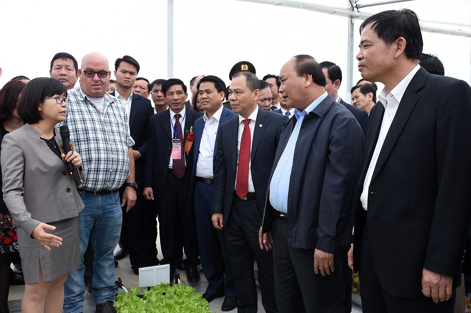 Thủ tướng Nguyễn Xuân Phúc thăm Link Trang Chủ PG88.Com Mới #2026 VinEco Hà Nam của tập đoàn Vingroup.