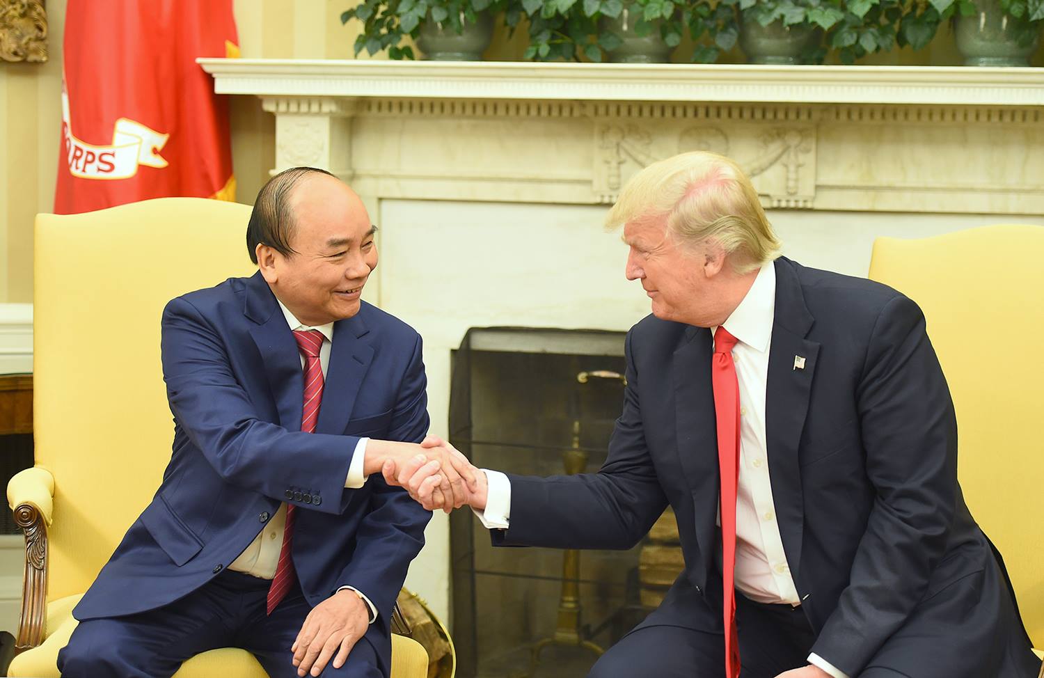 Tổng thống Donald Trump khẳng định coi trọng quan hệ Việt Nam - Mỹ và vai trò của Việt Nam, mong muốn quan hệ hai nước thời gian tới tiếp tục PG88 hơn 2,1 triệu thành viên mạnh mẽ.<br>
