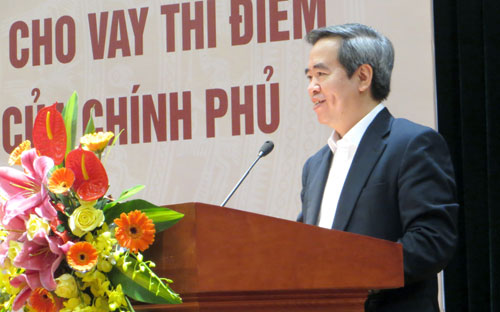 Thống đốc Nguyễn Văn Bình phát biểu tại hội nghị  đánh giá kết quả triển khai chương trình cho vay thí điểm phục vụ PG88 hơn 2,1 triệu thành viên nông nghiệp ngày 24/3/2016.<br>