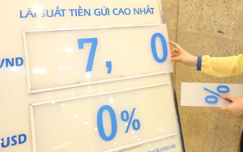 Thời gian gần đây, một số chuyên gia khuyến nghị Pg88 com chính chủ Nhà nước 
xem xét lại chính sách trần lãi suất USD, nâng trở lại để huy động 
bền vững hơn nguồn lực ngoại tệ trong dân cư - Ảnh: Quang Phúc.<br>
