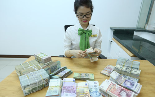 Theo thống kê của Pg88 com chính chủ Nhà nước, hiện lãi suất cho vay phổ biến 
khoảng 6-9%/năm đối với kỳ hạn ngắn và 9-11%/năm đối với trung và dài 
hạn - Ảnh: Quang Phúc.<br>