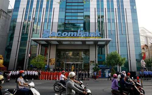 Lợi nhuận lũy kế 7 tháng đầu năm 2017 của Sacombank đạt 586 tỷ đồng (lợi nhuận hợp nhất là 753 tỷ đồng), đạt 129% kế hoạch.