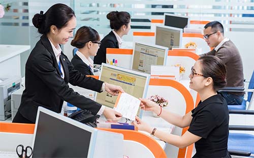 Tại SHB, một số nhà đầu tư nước ngoài trả giá gấp "ba chấm" để đầu tư vào công ty Pg88ok giải trí thể thao, casino, bắn cá và slot tiêu dùng đang chuẩn bị ra mắt.<br>