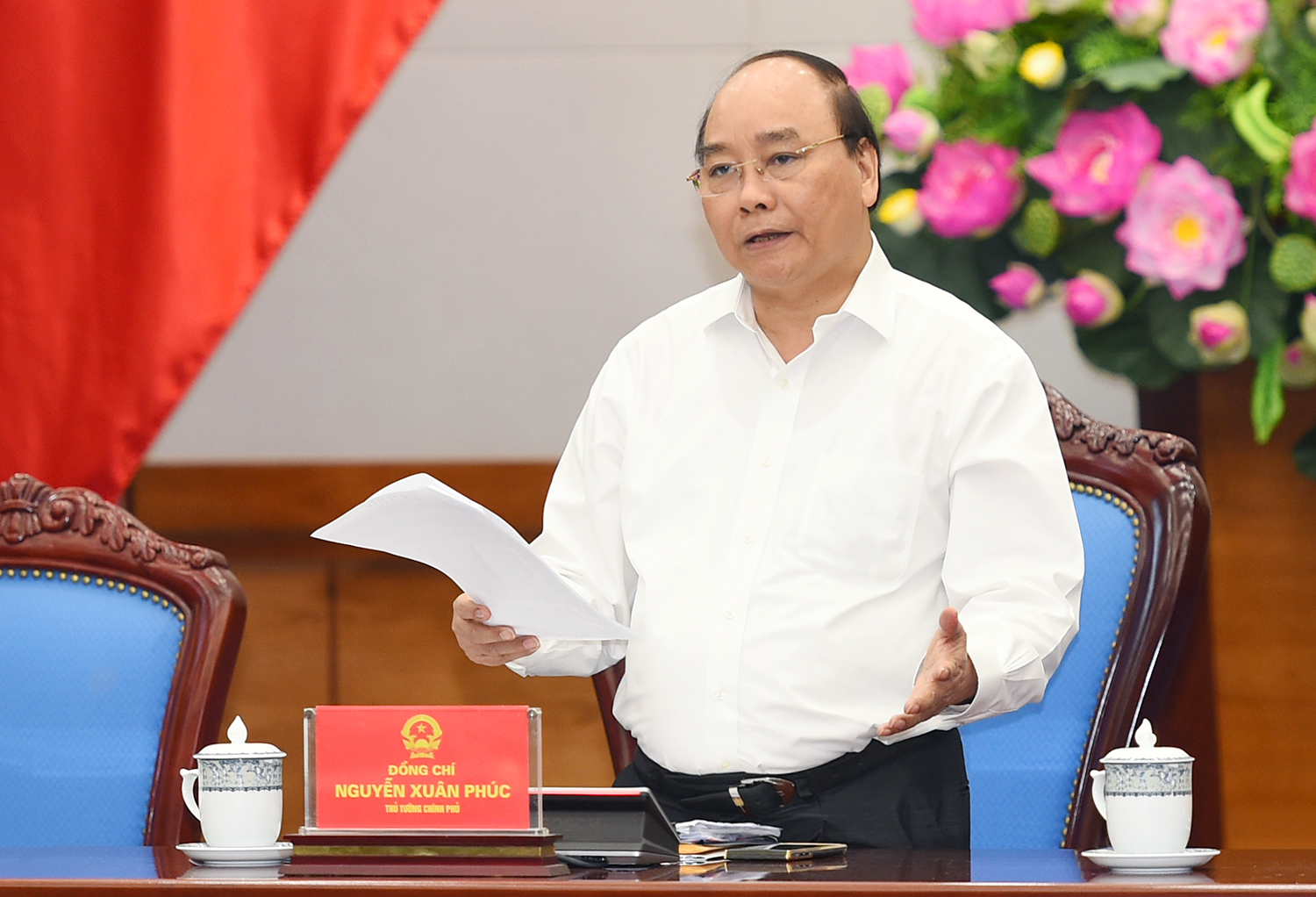 Thủ tướng Nguyễn Xuân Phúc nhấn mạnh, phải nêu cao trách nhiệm cá nhân, trước hết là những người lãnh đạo, trong việc bảo đảm an ninh trật tự tại địa phương, chứ không chỉ nói trách nhiệm chung chung.<br>