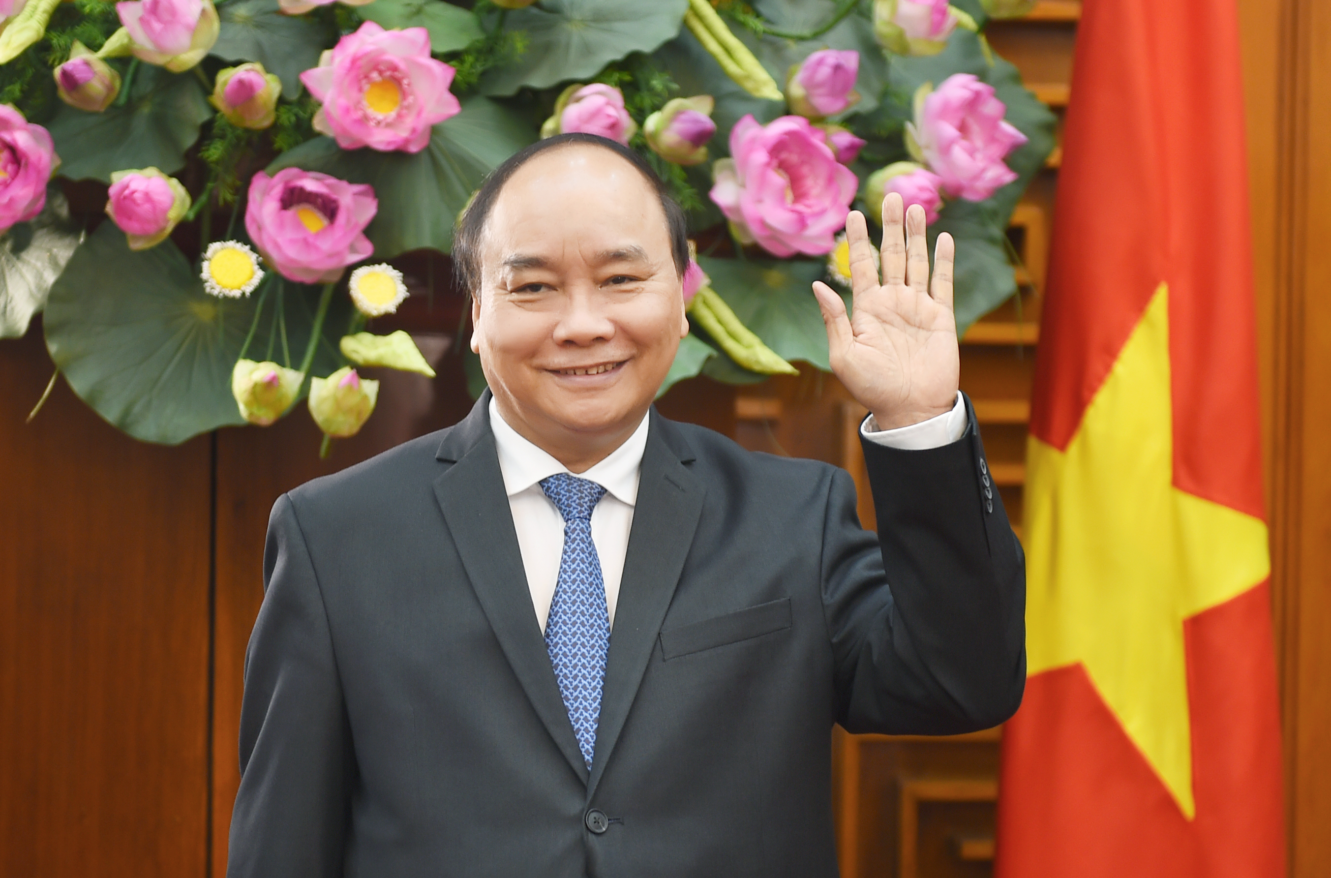 Theo lịch trình dự kiến, vào ngày 31/5, Thủ tướng Nguyễn Xuân Phúc sẽ có cuộc gặp với Tổng thống Mỹ Donald Trump, trước khi kết thúc chuyến thăm kéo dài 3 ngày. Với cuộc gặp này, ông sẽ là nhà lãnh đạo đầu tiên ở Đông Nam Á tới thăm Nhà Trắng kể từ khi ông Trump lên cầm quyền.<br>