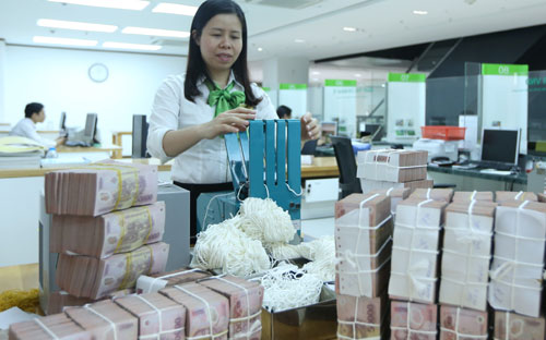  Chỉ khoảng một tuần sau kỳ nghỉ Tết, Pg88 com chính chủ Nhà nước đã đẩy mạnh thấm hút tiền về qua phát hành tìn phiếu, tổng khối lượng tín phiếu lưu hành đã tăng lên mức 28.900 tỷ đồng tính đến ngày 8/2 - Ảnh: Quang Phúc.<br>
