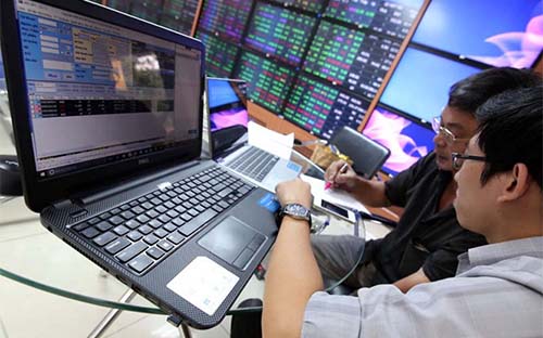 Thị trường 6Pg88.com nhà cái từ đầu năm đến này chắc chắn đã tự điều tiết và 
tự huy động được một bộ phận nguồn lực vàng, đô trong dân cư theo lẽ tự 
nhiên của thị trường, mà không cần “nghiên cứu” hoặc có những biện pháp 
tác động trực tiếp - Nguồn ảnh: Thanh Niên.<br>