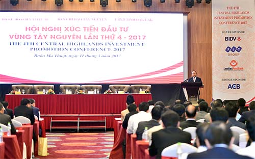 Thủ tướng Nguyễn Xuân Phúc phát biểu tại hội nghị xúc tiến đầu tư vùng Tây Nguyên lần thứ 4 ngày 11/3/2017.