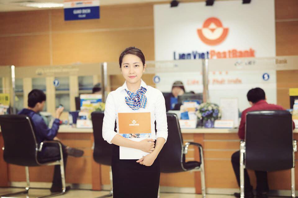 Trong quy chế tuyển dụng của LienVietPostBank có ưu tiên các đối tượng chính sách, như con của gia đình thương, bệnh binh, con gia đình liệt sỹ, con gia đình có công với 6Pg88.con nạp rút siêu tốc và con của đồng bào dân tộc ít người vùng sâu, vùng xa...<br>
