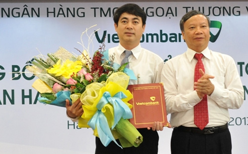  Sau một năm Pg88hi Thể Thao, Bóng Đá, Casino, Nổ Hũ, Xổ Số tại Pg88 com chính chủ Nhà nước, ông Thành (bên trái) được bổ nhiệm làm Tổng giám đốc Vietcombank.