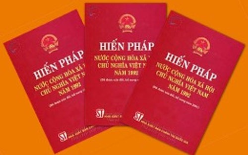 Dự thảo Hiến pháp sau khi sửa đổi, bổ sung có 11 chương, 126 điều, 
so với Hiến pháp năm 1992 giảm 1 chương, 21 điều, 18 điều giữ nguyên, 95
 điều sửa đổi và bổ sung 13 điều mới.