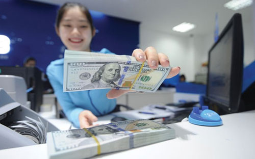 Như thông lệ, thị trường bước qua kỳ cao điểm thanh toán hàng nhập khẩu 
cuối năm, cầu ngoại tệ giảm bớt hoặc bớt tập trung vào đầu năm mới.