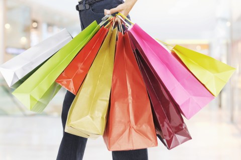 Vay tiêu dùng đang là lựa chọn của nhiều đối tượng khách hàng, nhất là đối với phân khúc người thu nhập thấp và thu nhập trung bình.