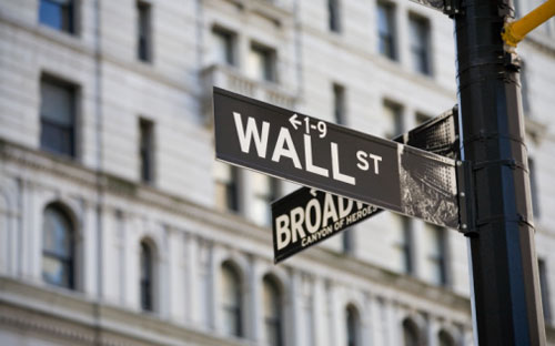 9 Pg88 com chính chủ gồm Deutsche Bank, Barclays, JPMorgan Chase, Bank of 
America, Citigroup, UBS, Credit Suisse, Goldman Sachs và Morgan Stanley 
đã công bố sa thải tổng cộng 30.000 nhân viên.