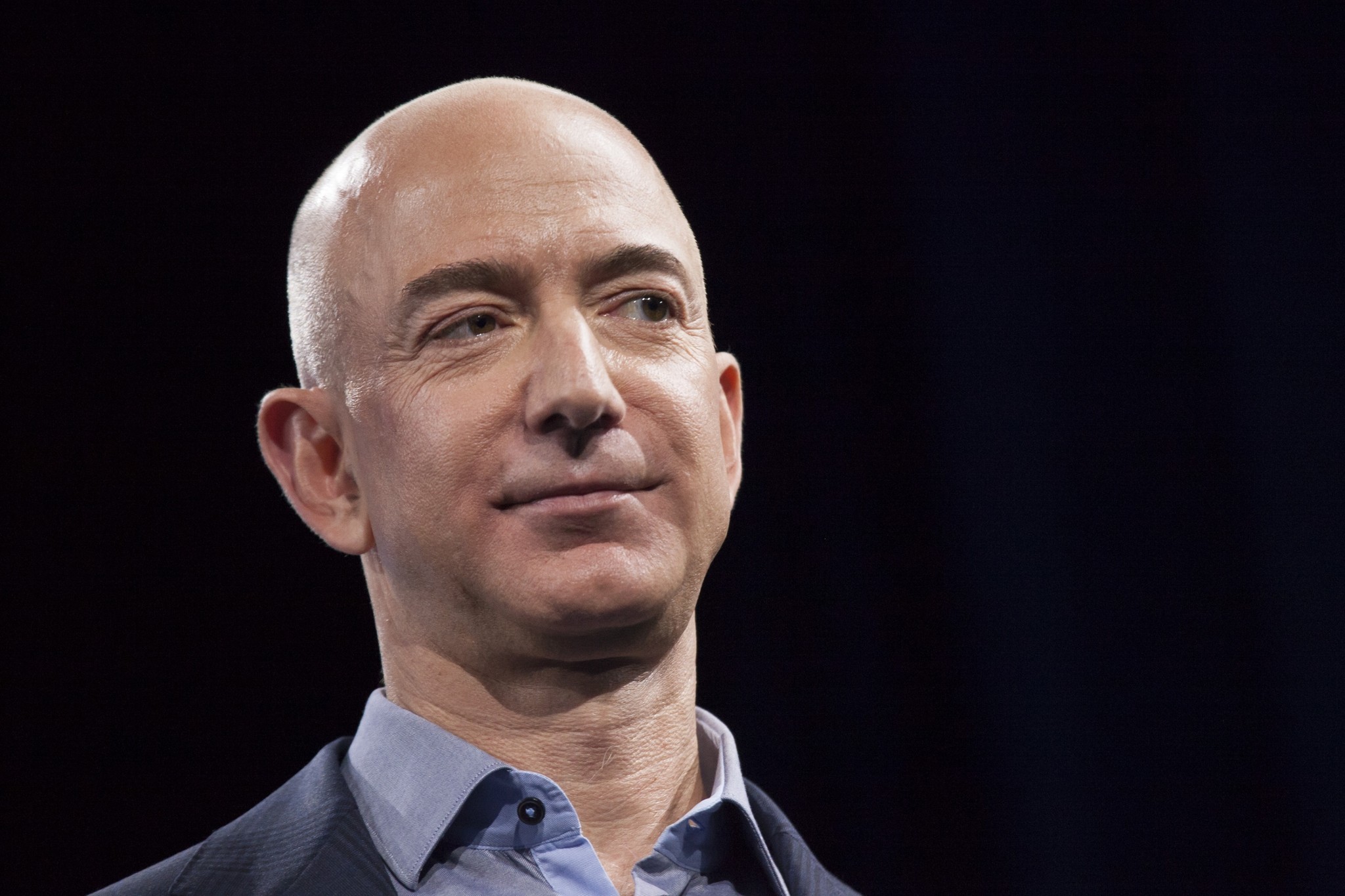 Jeff Bezos, nhà sáng lập hãng bán lẻ trực tuyến Amazon - Ảnh: LA Times.<br>