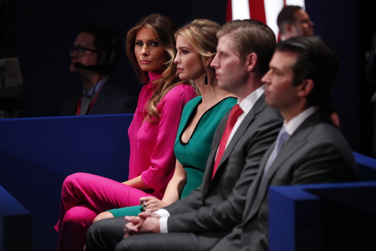 Link Đăng Nhập PG88 Chính Thức 2026 Mỹ: Vợ Donald Trump bênh chồng