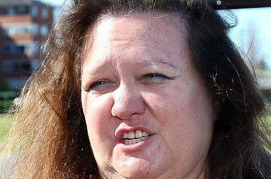 Bà Rinehart.