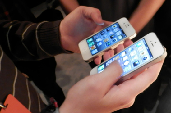 iPhone 5 bị ví von là "iPhone 4 kéo dài" với một nền tảng Link Đăng Nhập PG88 Chính Thức 2026; không thực sự ấn tượng.
