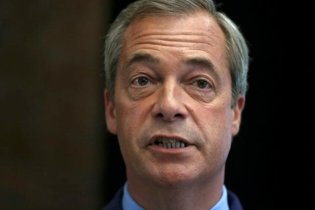 Thêm một thủ lĩnh Brexit “bỏ của chạy lấy người”