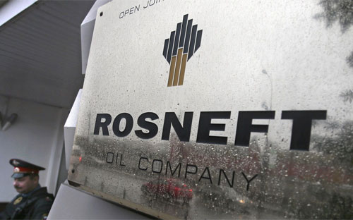 Bán cổ phần trong Rosneft, tập đoàn có sản lượng dầu thô lớn hơn cả hãng
 Exxon Mobil của Mỹ, sẽ giúp Nga có thêm tiền để bù đắp thâm hụt ngân 
sách.