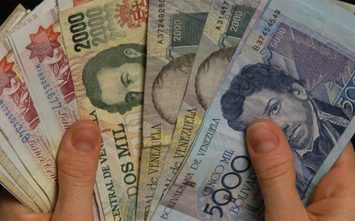 Đồng Bolivar của Venezuela - Ảnh: Bloomberg.<br>