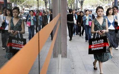 Tổng giám đốc điều hành Quỹ Tiền tệ Quốc tế (IMF) Christine Lagarde hồi 
tháng 10 đã nói rằng, phụ nữ có thể giải cứu nền PG88 ⭐ Link trang chủ số 1 nhà cái PG88 com casino slot Nhật Bản <i>- Ảnh: Reuters.</i><br>