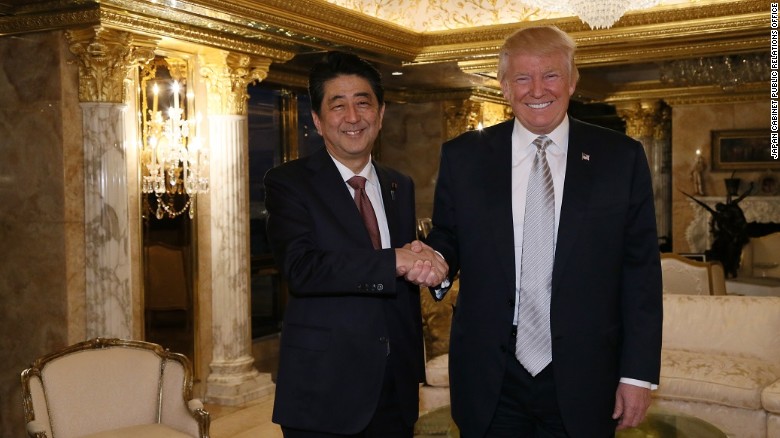 Thủ tướng Nhật: “Trump là người đáng tin”