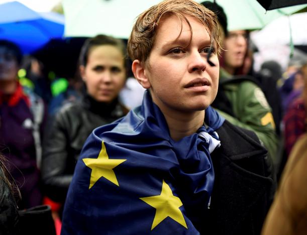 Một người biểu tình ủng hộ Anh ở lại Liên minh châu Âu (EU) tại London hôm 28/6 - Ảnh: Reuters.<br>