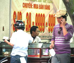 Đầu giờ sáng nay, Pg88vn đăng ký tài khoản thị trường tự do trong nước đã được điều chỉnh tăng đột biến theo Pg88vn đăng ký tài khoản thế giới - Ảnh: Việt Tuấn.