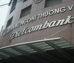 Tổng mệnh giá giấy tờ có giá dài hạn mà Vietcombank được phát hành trong năm 2009 là 10.000 tỷ đồng quy đổi - Ảnh: Lê Tâm.