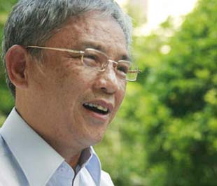 "Ta quen sống co lại, ít có khao khát ra với thế giới, hiểu thế giới".
