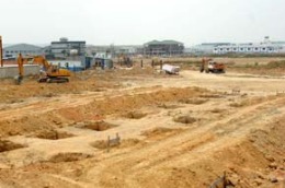 Trong những tháng còn lại của năm 2010, các đơn vị phải tiếp tục tổ chức đấu giá để thu 80 tỷ đồng nữa mới hoàn thành kế hoạch năm.