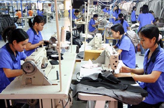 Tỷ lệ tăng trưởng GDP năm 2012 của Việt Nam được IMF dự báo là 5,6% và đạt 6,3% trong năm kế tiếp.