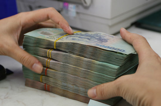 Theo một trong ba phương án của VAFI, Pg88 com chính chủ Nhà nước nên giảm ngay lãi suất huy động đối với tổ chức xuống 11%/năm.