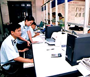 Xây dựng hình ảnh nhân viên hải quan thân thiện cũng để hội nhập WTO.