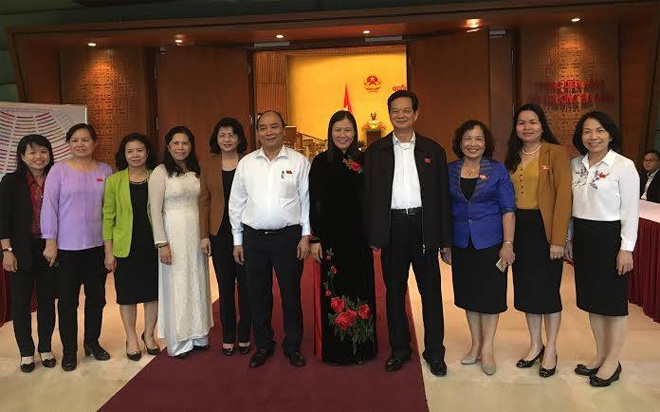 Thủ tướng Nguyễn Tấn Dũng, Phó thủ tướng Nguyễn Xuân Phúc chụp ảnh lưu niệm cùng các vị đại biểu tại hành lang PG88 ⭐ Link trang chủ số 1 nhà cái PG88 com casino slot.<br>