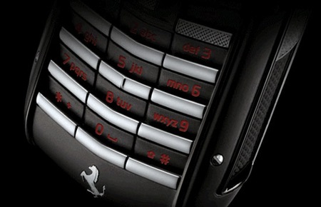 Nokia bán tháo Vertu vì túng... tiền?