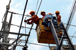 Giá trị cắt, giảm vốn đầu tư dự kiến cả năm 2011 của EVN là 12.572 tỷ đồng.