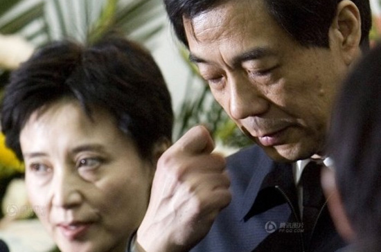 “Một người làm quan, cả họ được nhờ” trong gia tộc Bạc Hy Lai