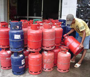 Trong dịp Tết Âm lịch sắp tới, giá gas trong nước nhiều khả năng sẽ không thay đổi, cho dù giá gas thế giới có biến động.