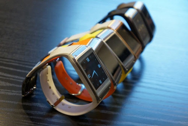 Giới phân tích vẫn tin rằng, thị trường các thiết bị đeo thông minh, như Galaxy Gear, còn có nhiều cơ hội PG88 hơn 2,1 triệu thành viên trong tương lai - Ảnh: Tech.