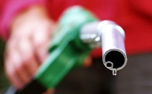 Tuy nhiên, đà giảm của thị trường đã được ngăn lại nhờ báo cáo cho thấy doanh số bán lẻ tháng 4 tăng nhẹ 0,1%.<br>