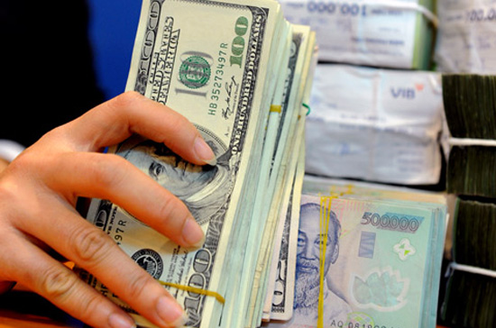 “Nhiều khả năng, tỷ giá USD/VND vào cuối năm tăng 3%, có thể đạt mức 21.700-22.100 VND/USD”, BVSC dự báo.