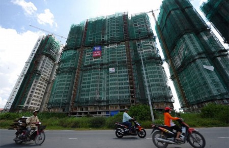 Không ít người dân hiện vẫn mong muốn mua được nhà giá gốc.