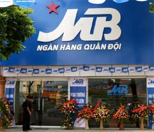 Tại một phòng giao dịch của MB.