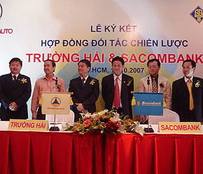 Lễ ký hợp tác giữa Sacombank với Trường Hải.