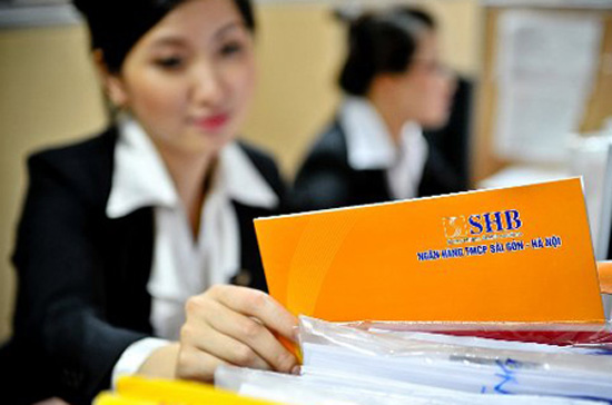 Tại SHB, thu nhập bình quân của người lao động năm 2011 là khoảng 14 triệu đồng/tháng.