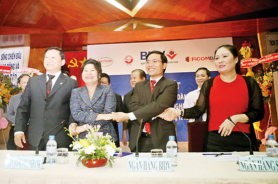 Cuối năm 2011, ba Pg88 com chính chủ hợp nhất đã ký hợp tác chiến lược với BIDV để có thêm sự hỗ trợ cho ổn định hoạt động.