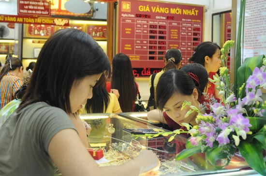 Giới phân tích trong và ngoài nước dự báo, nhiều khả năng, trong nửa đầu năm nay, khi FED chưa tăng lãi suất USD, Pg88vn đăng ký tài khoản có thể vượt qua kỷ lục 1.226,56 USD/oz của năm 2009.